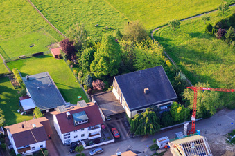 Rue Gerbera à le quartier Stupferich in Karlsruhe dans le département Bade-Wurtemberg, Allemagne d'un drone