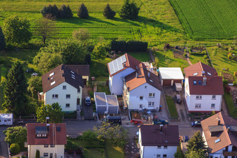 Vue oblique de KITA Mäusenest à le quartier Stupferich in Karlsruhe dans le département Bade-Wurtemberg, Allemagne