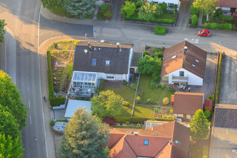 Enregistrement par drone de Gerberastraße 4 à le quartier Stupferich in Karlsruhe dans le département Bade-Wurtemberg, Allemagne