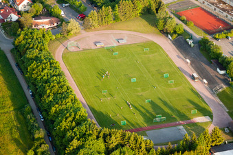 Tournoi de Handball de Pentecôte à le quartier Langensteinbach in Karlsbad dans le département Bade-Wurtemberg, Allemagne hors des airs