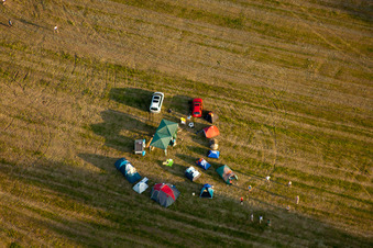 Tournoi de Handball de Pentecôte à le quartier Langensteinbach in Karlsbad dans le département Bade-Wurtemberg, Allemagne vue du ciel
