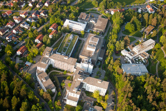 Photographie aérienne de Hôpital SRH à le quartier Langensteinbach in Karlsbad dans le département Bade-Wurtemberg, Allemagne