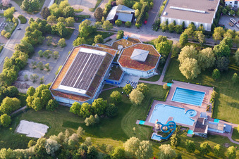 Vue aérienne de Piscine extérieure Waldbronn à le quartier Busenbach in Waldbronn dans le département Bade-Wurtemberg, Allemagne