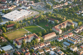 Vue aérienne de Gutleuthausstraße à Ettlingen dans le département Bade-Wurtemberg, Allemagne