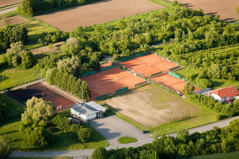 Vue aérienne de TSV à le quartier Malschenberg in Rauenberg dans le département Bade-Wurtemberg, Allemagne