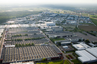 Vue aérienne de Heidelberg Printing Machines AG à le quartier Frauenweiler in Wiesloch dans le département Bade-Wurtemberg, Allemagne