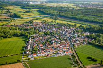 Vue aérienne de Du nord-est à le quartier Frauenweiler in Wiesloch dans le département Bade-Wurtemberg, Allemagne