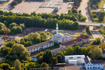 Vue aérienne de Communauté islamique turque DITIB Wiesloch eV à Wiesloch dans le département Bade-Wurtemberg, Allemagne