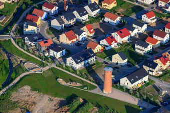 Vue aérienne de Tour de briqueterie Rauenberg et aire de jeux d'aventure de la tour sèche à Rauenberg dans le département Bade-Wurtemberg, Allemagne