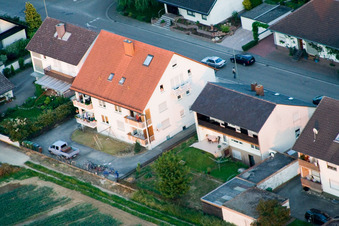 Au château d'eau à Kandel dans le département Rhénanie-Palatinat, Allemagne vue du ciel