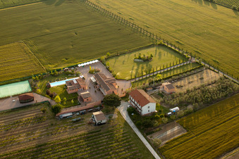 Vue aérienne de Petraia dans le département Ombrie, Italie