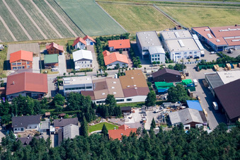 Zone commerciale Im Gereut à Hatzenbühl dans le département Rhénanie-Palatinat, Allemagne d'en haut