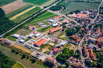 Vue aérienne de Zone commerciale de Neun-Morgen à Rheinzabern dans le département Rhénanie-Palatinat, Allemagne