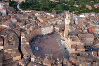 Siena dans le département Siena, Italie d'en haut