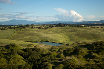 Vue aérienne de Monteaperti dans le département Toscane, Italie