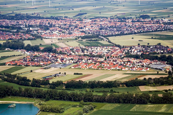 Vue aérienne de Vue du village de Rülzheim depuis le sud-est à Kuhardt dans le département Rhénanie-Palatinat, Allemagne