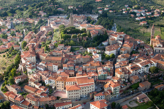 Vue oblique de Castiglion Fiorentino dans le département Arezzo, Italie