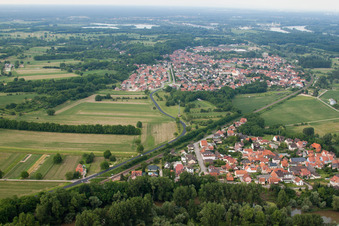 Vue aérienne de Du sud à Mothern dans le département Bas Rhin, France