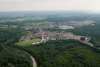 Seltz dans le département Bas Rhin, France depuis l'avion