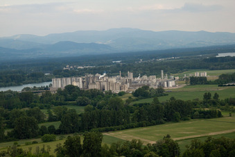 Vue aérienne de Dow Chemical à Beinheim dans le département Bas Rhin, France