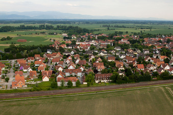 Vue oblique de Roppenheim dans le département Bas Rhin, France