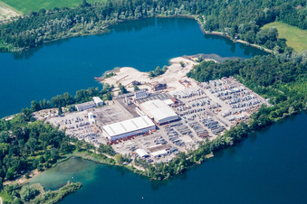Vue aérienne de Locaux de l'usine de blocs et de dalles en béton Lithon Plus GmbH & Co. KG à le quartier Eggenstein in Eggenstein-Leopoldshafen dans le département Bade-Wurtemberg, Allemagne