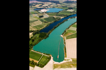Vue aérienne de Lac de carrière de Rhenzabern à Neupotz dans le département Rhénanie-Palatinat, Allemagne