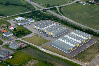 Vue aérienne de Les riches à Drusenheim dans le département Bas Rhin, France