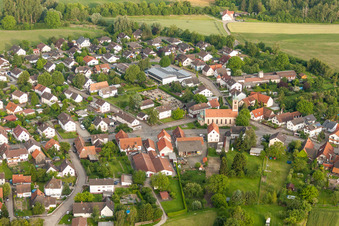 Vue aérienne de Village - Vue à le quartier Honau in Rheinau dans le département Bade-Wurtemberg, Allemagne