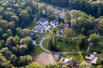 Vue aérienne de Parc des expositions et salles d'exposition du Monde du Vivant à le quartier Linx in Rheinau dans le département Bade-Wurtemberg, Allemagne