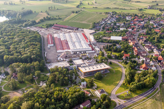 Locaux de l'usine WeberHaus GmbH & Co. KG à le quartier Linx in Rheinau dans le département Bade-Wurtemberg, Allemagne d'en haut