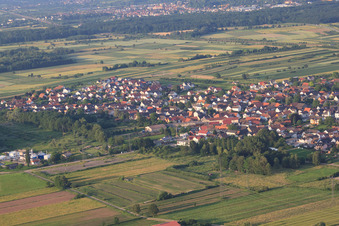 Vue oblique de Mattenstr à le quartier Urloffen in Appenweier dans le département Bade-Wurtemberg, Allemagne