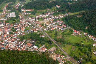 Dahn dans le département Rhénanie-Palatinat, Allemagne du point de vue du drone