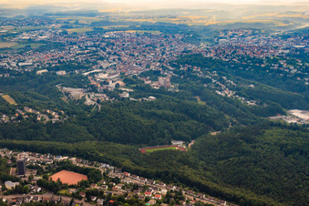 Vue aérienne de Vue de la ville depuis l'est à Pirmasens dans le département Rhénanie-Palatinat, Allemagne