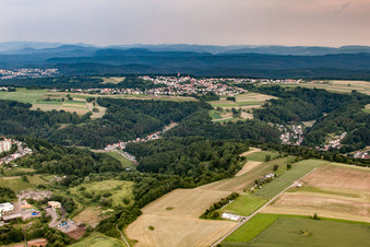 Vue aérienne de Terrain de football du club sportif Grün-Weiss Pirmasens e. V à Pirmasens dans le département Rhénanie-Palatinat, Allemagne