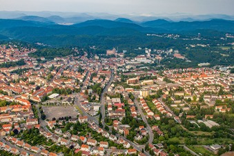 Vue aérienne de Blocksbergstraße Kronenstraße depuis l'est à Pirmasens dans le département Rhénanie-Palatinat, Allemagne