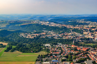 Vue aérienne de Zone industrielle de la Zweibrücker Straße depuis le sud à Pirmasens dans le département Rhénanie-Palatinat, Allemagne