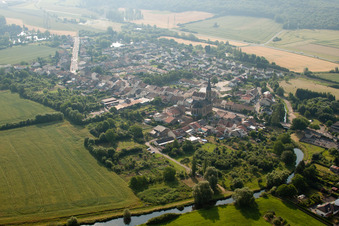 Vue aérienne de Cattenom dans le département Moselle, France