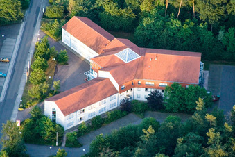 Vue aérienne de Zone industrielle, auer à Hatzenbühl dans le département Rhénanie-Palatinat, Allemagne