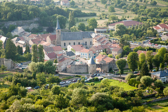 Vue aérienne de Rodemack dans le département Moselle, France
