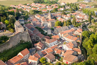 Vue aérienne de Complexe du château du Fort Veste Rodemack à Rodemack dans le département Moselle, France