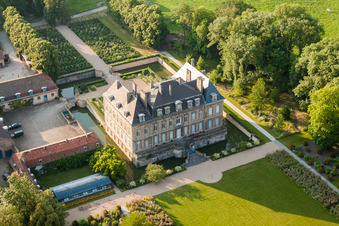 Vue oblique de Château La Grange à Manom dans le département Moselle, France