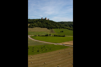 Vue aérienne de Château Mensberg à Manderen dans le département Moselle, France