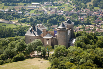 Vue oblique de Château Mensberg à Manderen dans le département Moselle, France