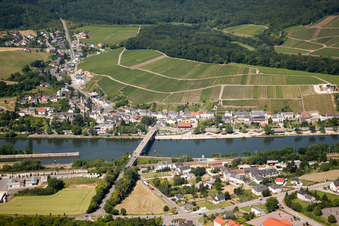 Vue aérienne de Pont de la Moselle à Schengen à Schengen dans le département Remich, Luxembourg