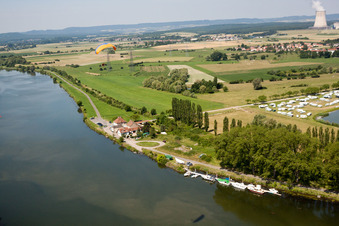 Vue aérienne de Embarcadère des ferries de la Moselle à Kœnigsmacker dans le département Moselle, France