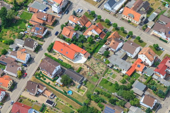 Waldstr à Kandel dans le département Rhénanie-Palatinat, Allemagne du point de vue du drone