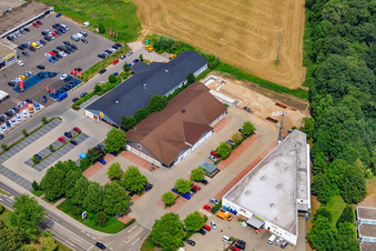 Vue aérienne de Netto, Aldi, Edeka sur Lauterburgerstr à Kandel dans le département Rhénanie-Palatinat, Allemagne