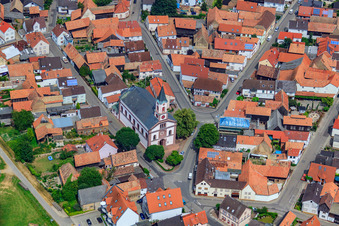 Vue aérienne de Église à Neupotz dans le département Rhénanie-Palatinat, Allemagne