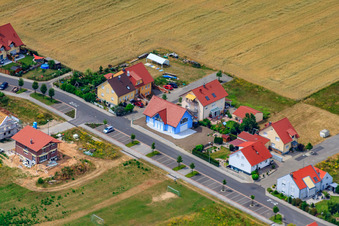 Vue d'oiseau de Bague fleur à le quartier Hardtwald in Neupotz dans le département Rhénanie-Palatinat, Allemagne